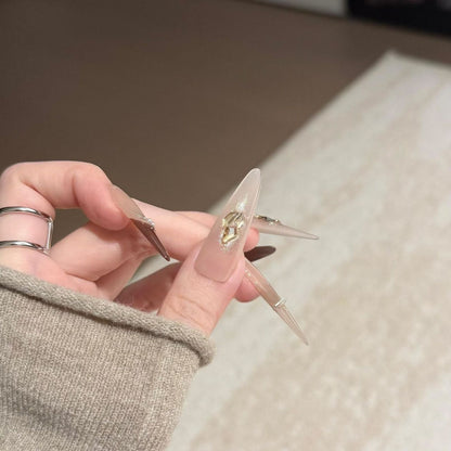 Kunstnägel mit Funkelnden Akzenten Brehn