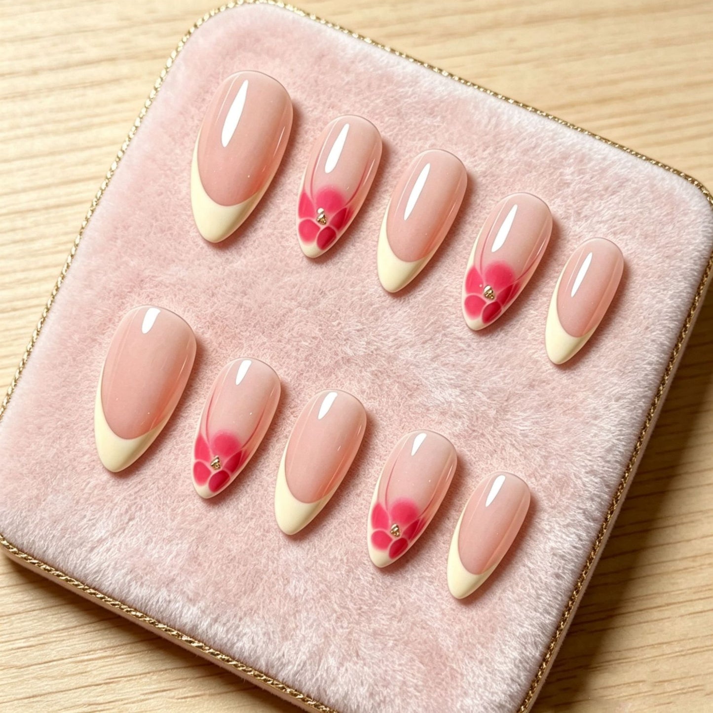 Blumenakzent Französische Spitze Press-On Nagelset Brehn