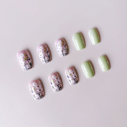Kunstnagelset mit floralen 3D-Applikationen Brehn