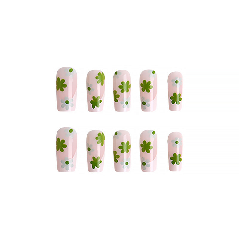 Kunstvolle Nagelspitzen mit Blumenmuster Brehn