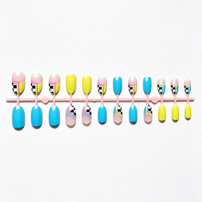 Kreatives abstraktes Nageldesign