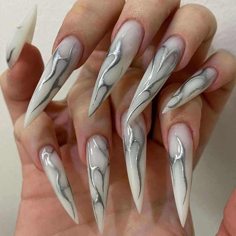 Künstlerisches Stiletto-Nageldesign Brehn