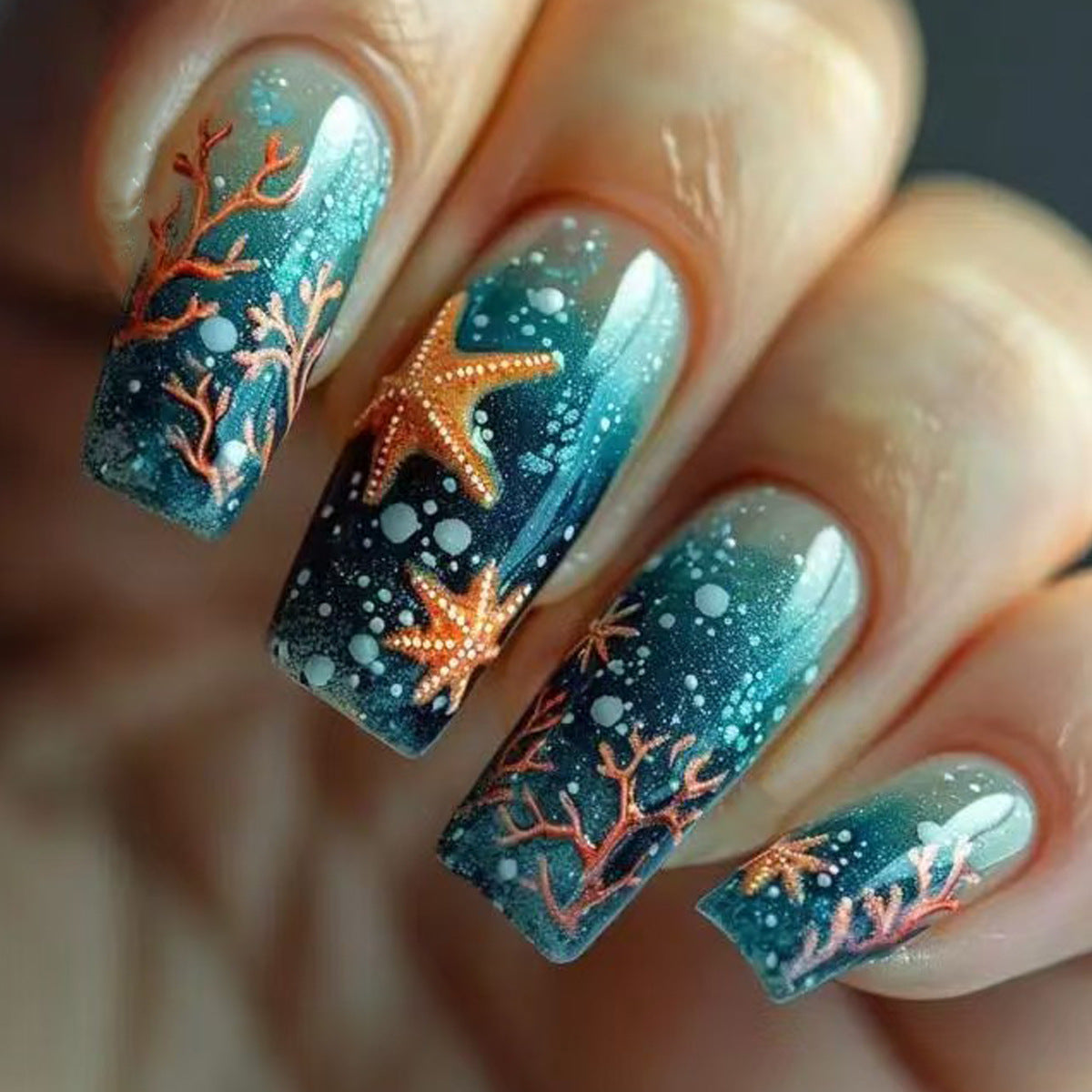 Glitzernde Kunstnägel mit Maritimem Sternmotiv Brehn
