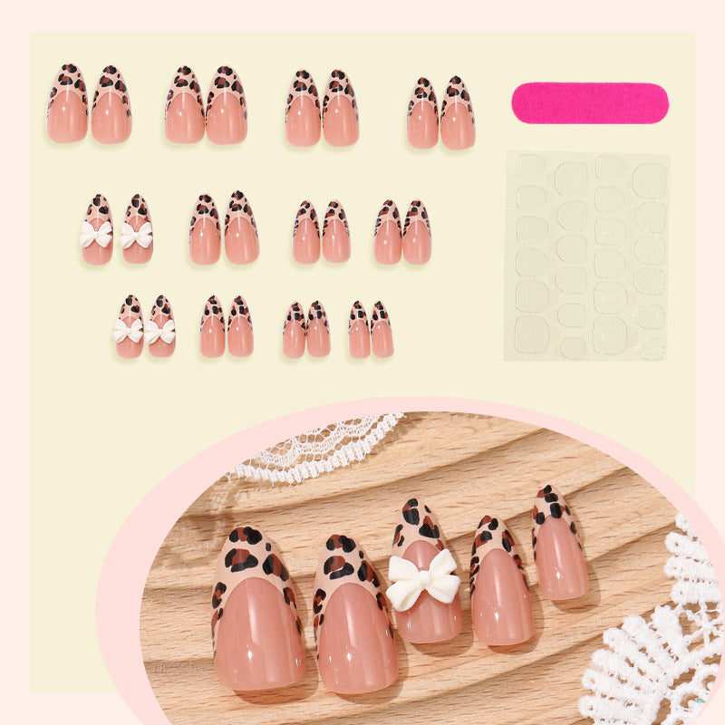 Elegantes Tierdruck Press-On Nagelset Brehn
