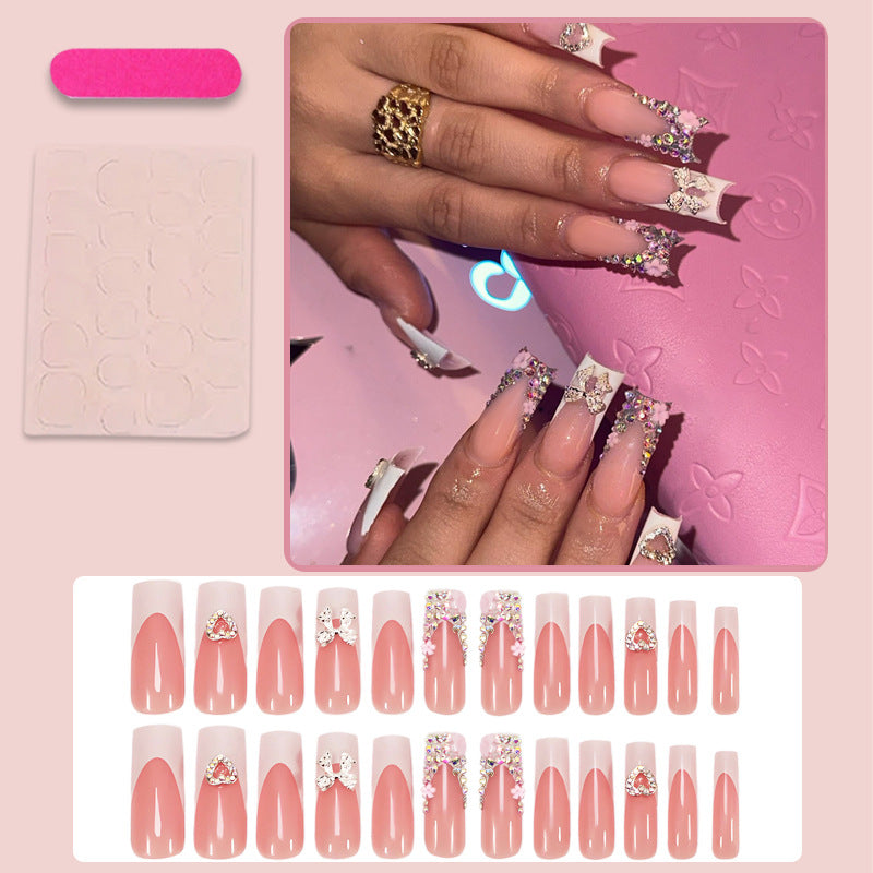 Kunstnagelset mit glamourösen 3D-Blumenverzierungen Brehn