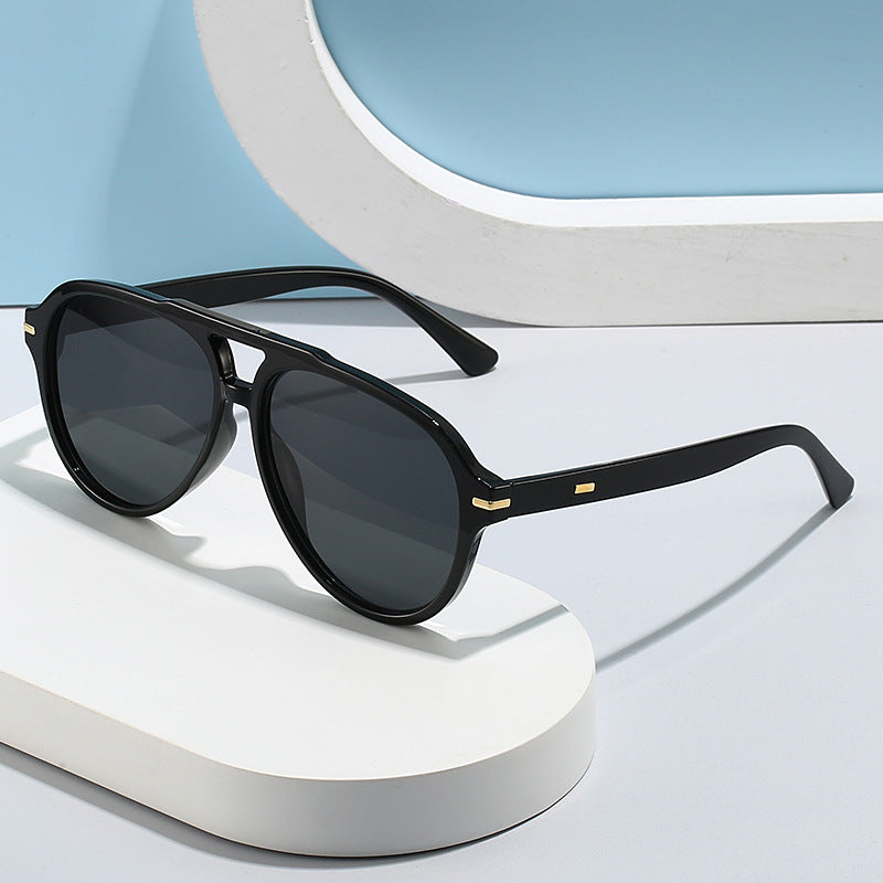 Damen modische Sonnenbrille mit schickem Tortoise-Rahmen Brehn