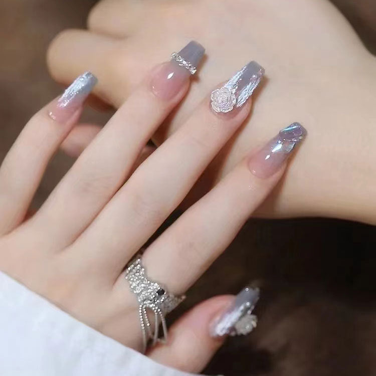 Nägel mit 3D Blüten und Glitzer Brehn
