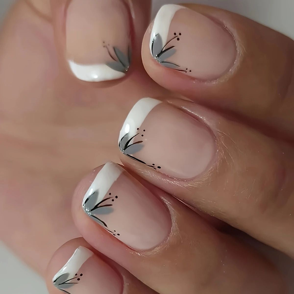 Elegante Französische Spitze Floral Nagelverbesserungen Brehn