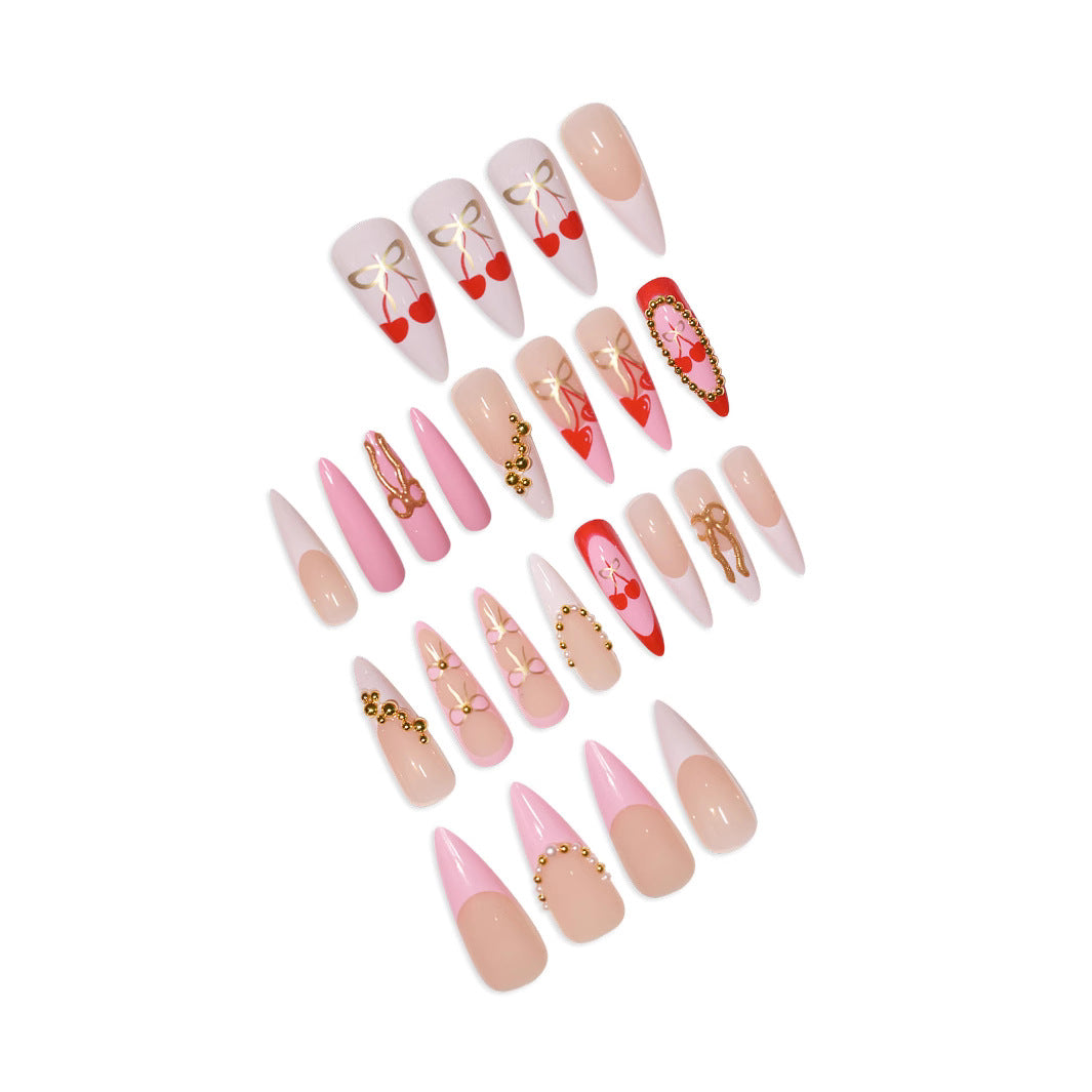 Elegante goldverzierte Nagelverlängerungen Brehn