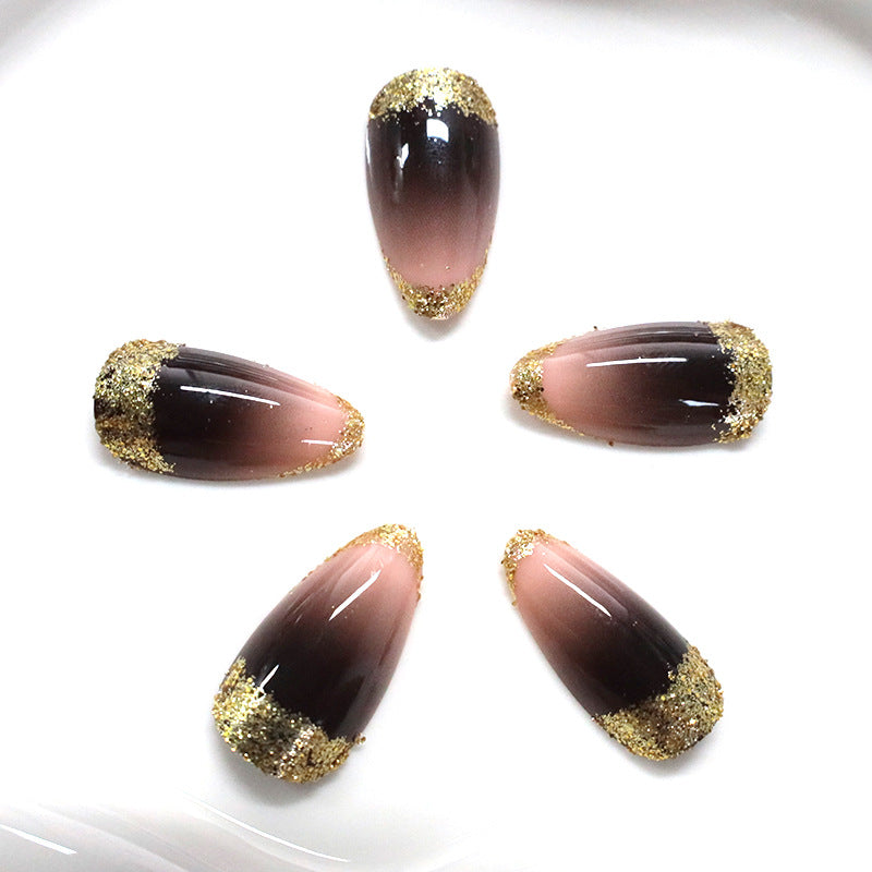Glitzernde Ombre-Nagelverzierungen Brehn