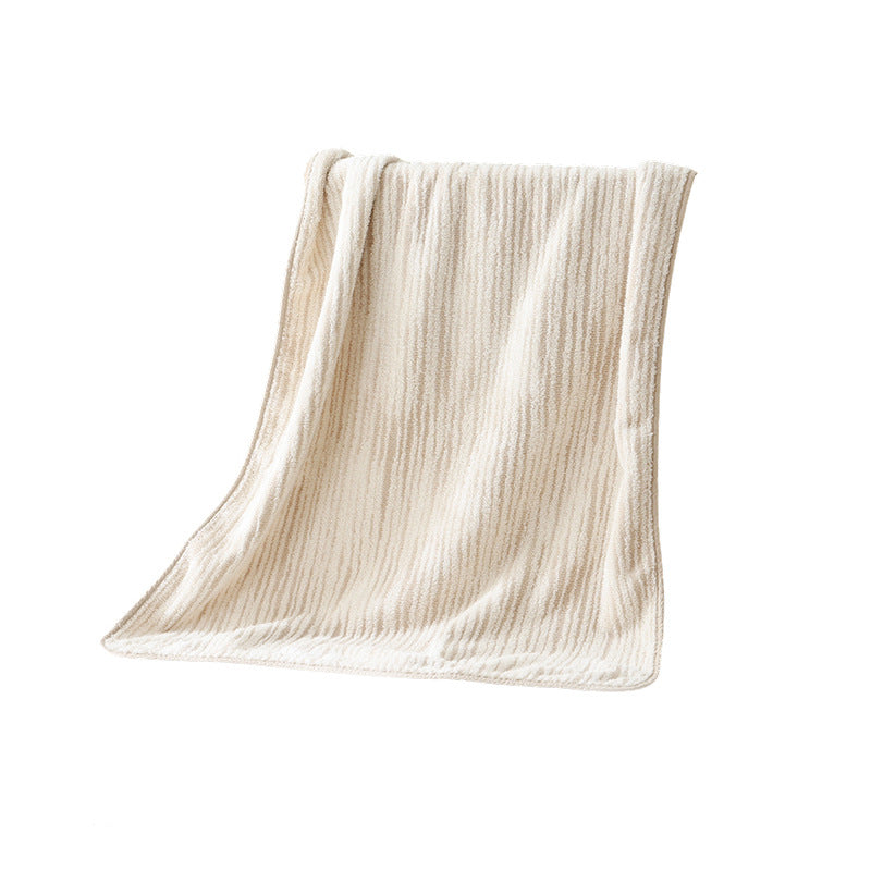 Kuscheldecke mit modernem Streifenmuster Brehn
