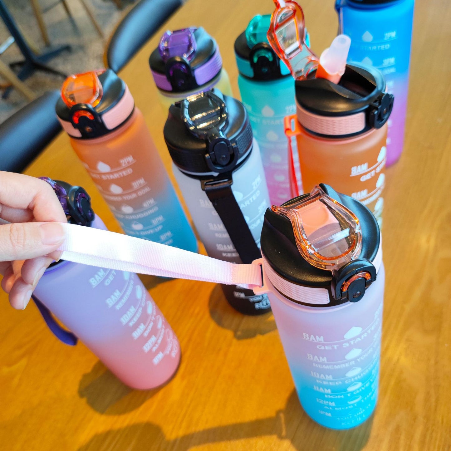 Damen motivierende Wasserflasche mit Zeitmarkierungen Brehn