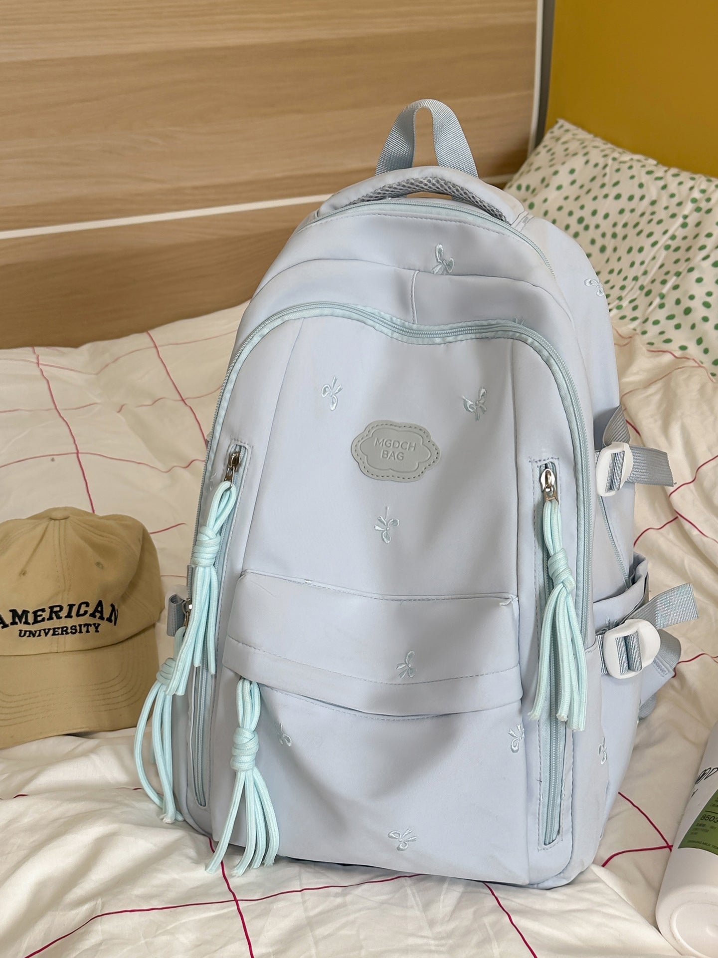 Detaillierter bestickter Schulrucksack