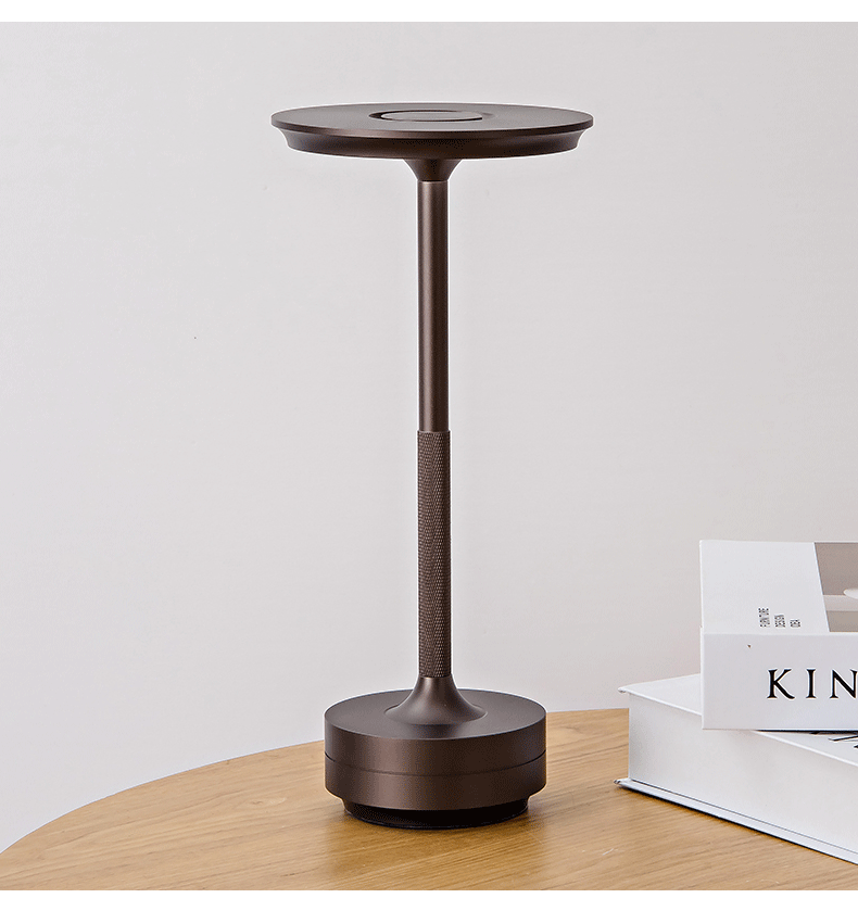 Elegante Schreibtischlampe für Arbeits- und Studienbereiche