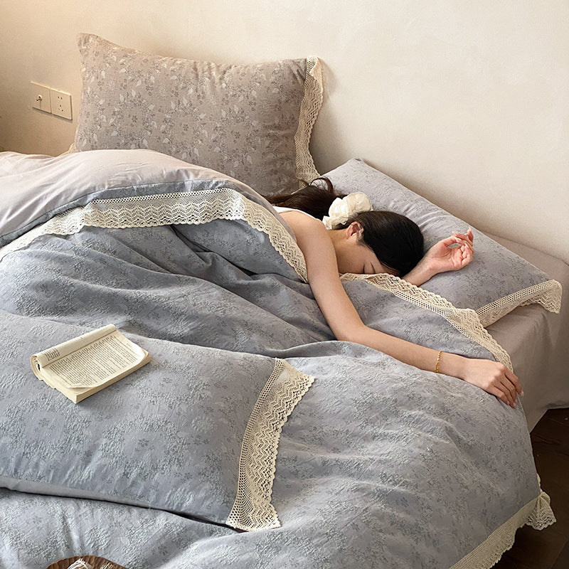 Reversibles Baumwollsatin-Bettwäscheset mit feiner Jacquard-Struktur und Spitzenkante