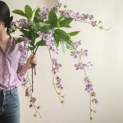 Realistische Orchideenblütenstängel