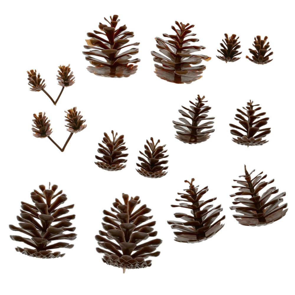 Dekorative Kiefernnadel-Figuren Brehn