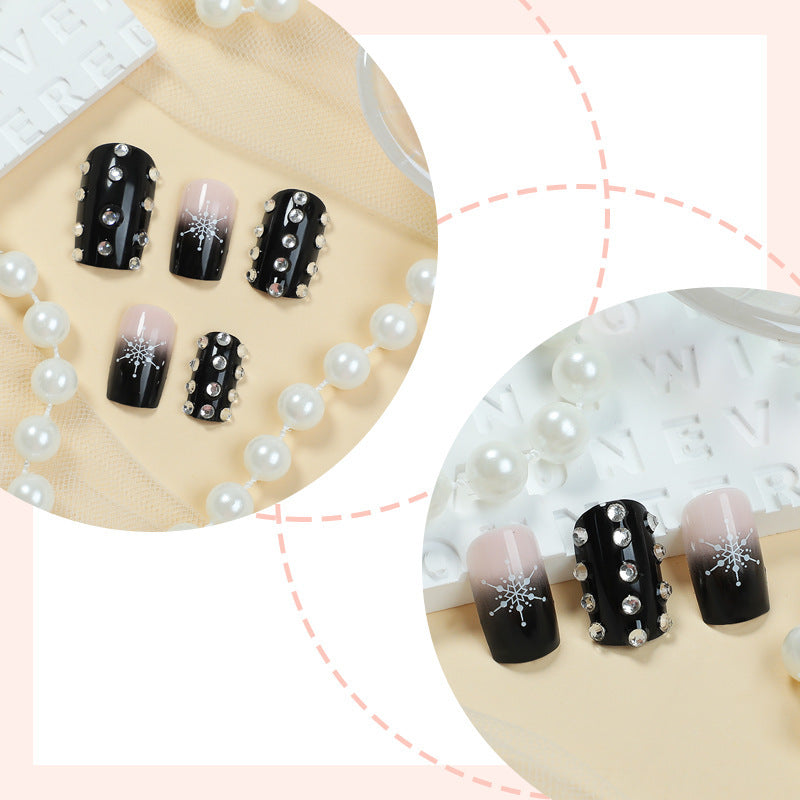 Kunstnagelset mit Glamourösen Strassakzenten Brehn