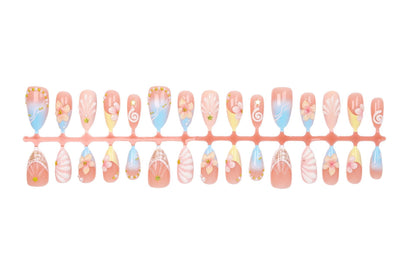 Kunstnagelset mit elegantem Blüten- und Muscheldesign Brehn