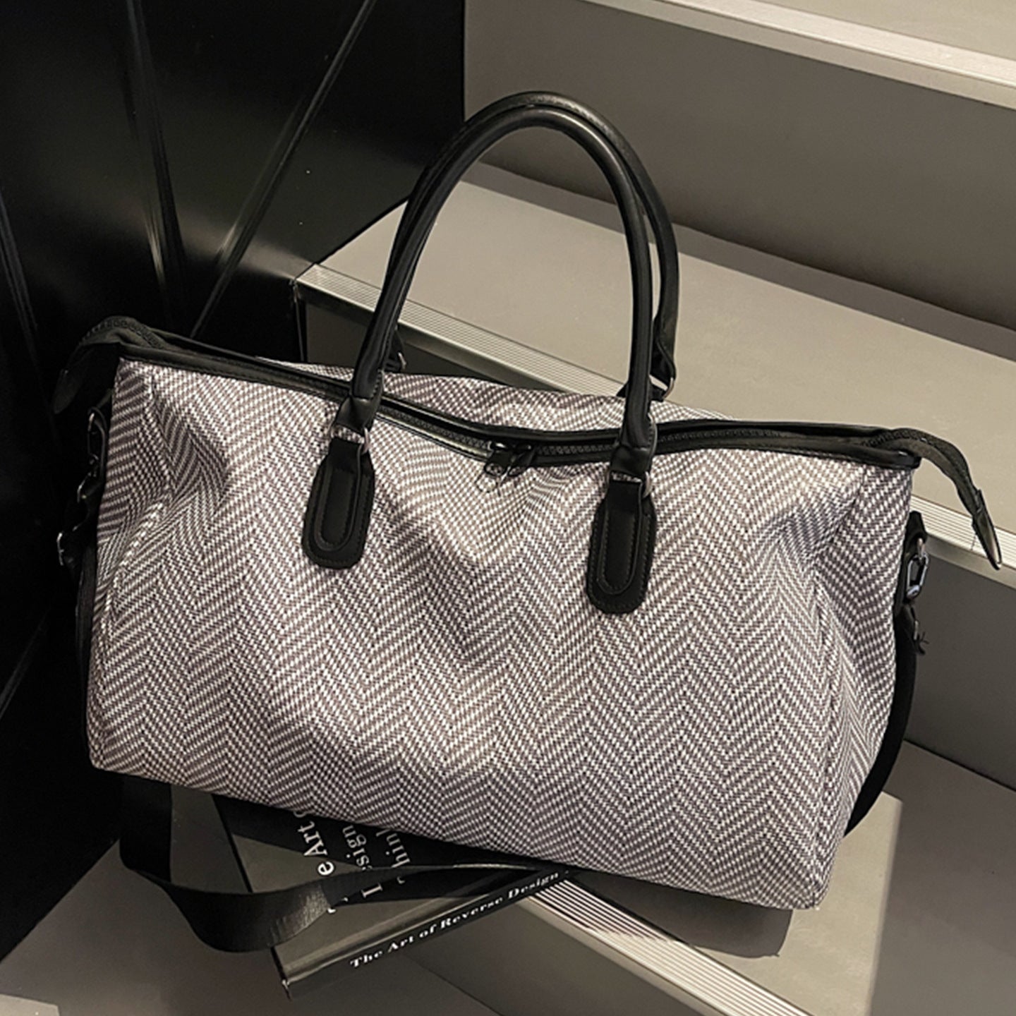 Elegante Reisetasche mit Innovativem Fächerdesign Brehn