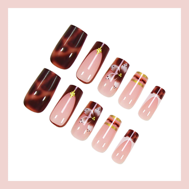 Kunstnagelset mit verschiedenen eleganten Designs Brehn