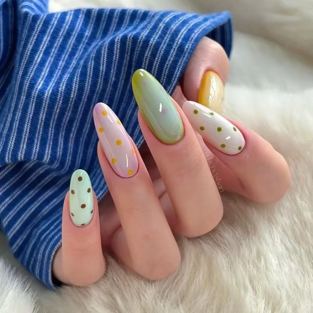 Dekorative Nagelkunst Brehn