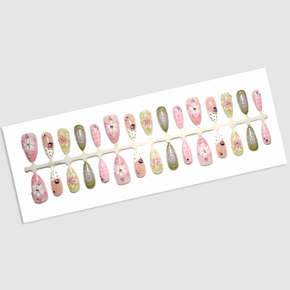 Florale Luxus Press-On Nail Art Set