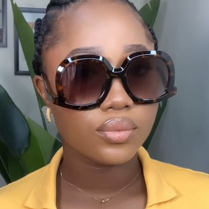 Damen oversized Sonnenbrille mit modischem Design Brehn