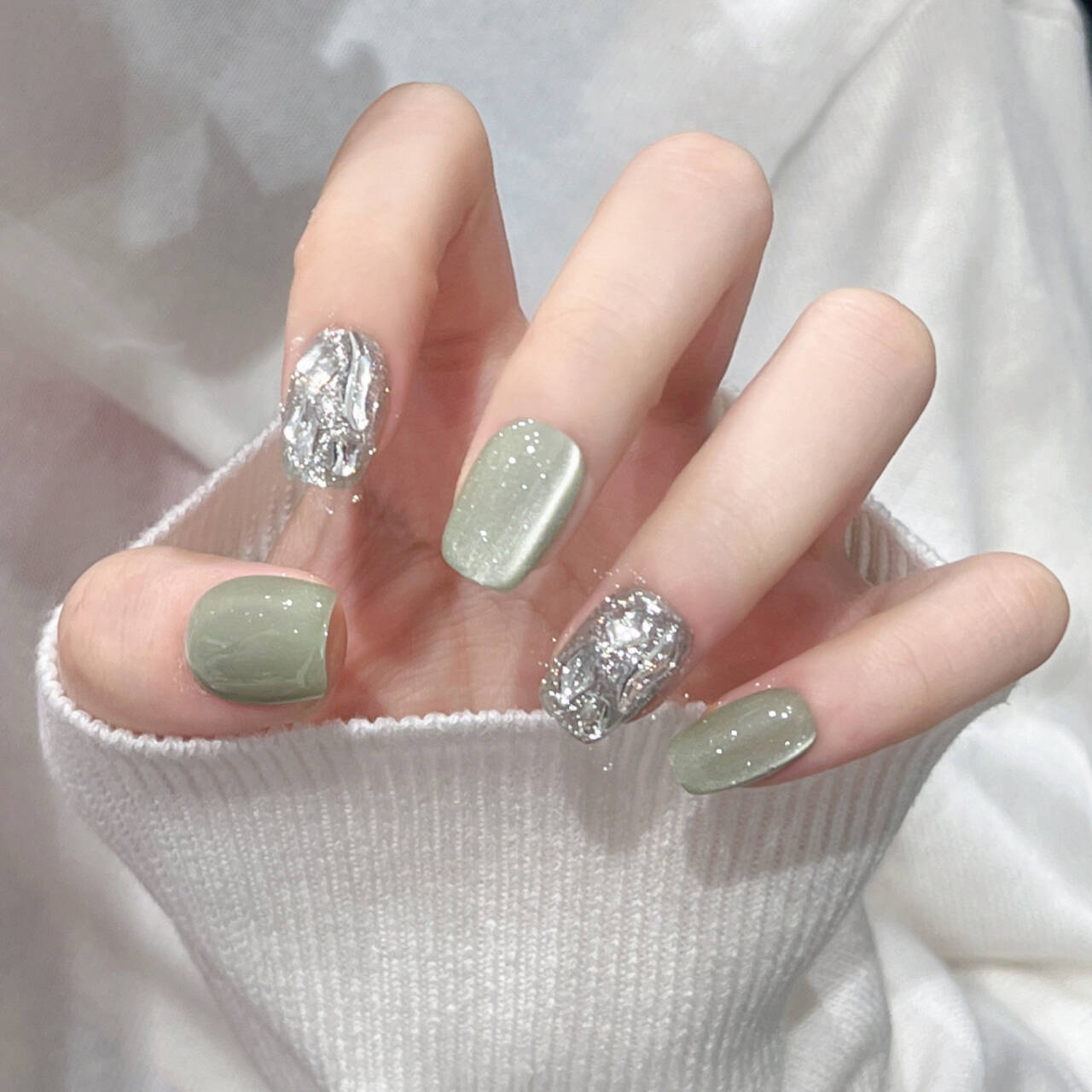 Glitzernde dekorative Press-On-Nagelkunst Brehn