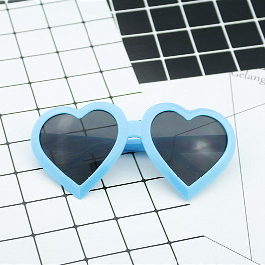 Damen Herzförmige Sonnenbrille im modernen Design Brehn
