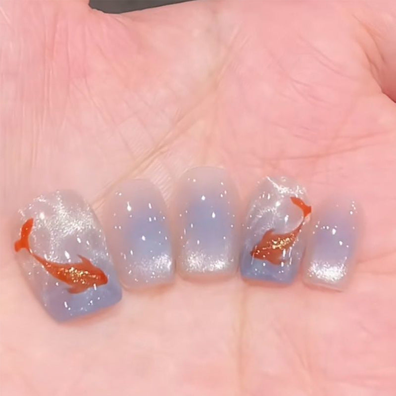 Glänzendes Nagelkunstset mit funkelnden Glitzerakzenten Brehn