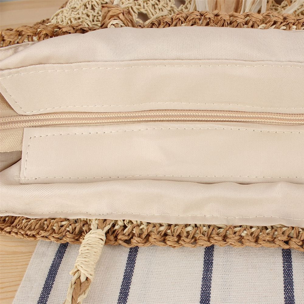Handtasche Aus Handgewebtem Naturmaterial mit Ansprechendem Quastendetail Brehn