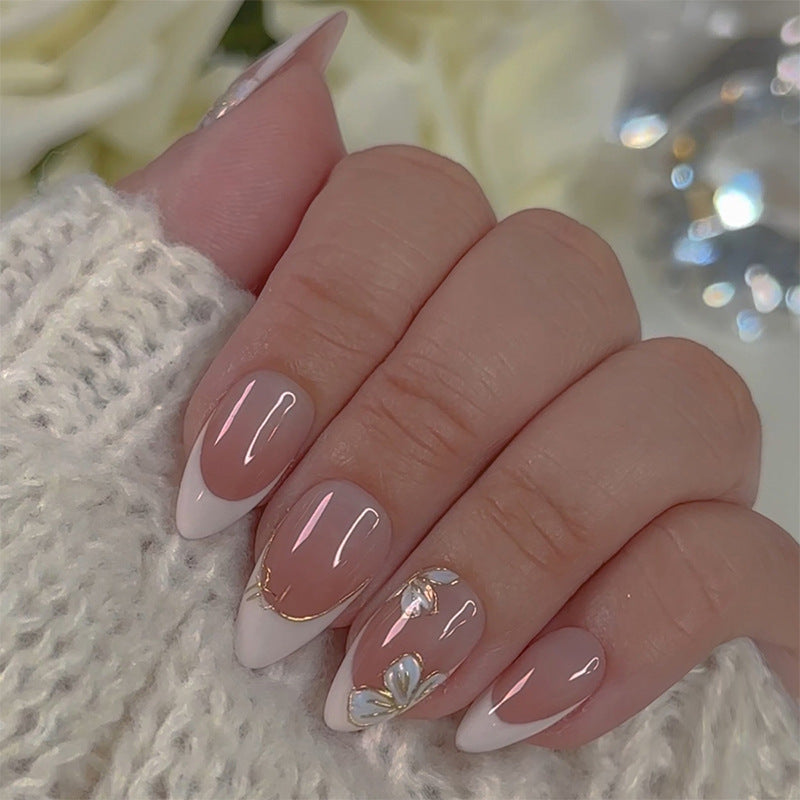 Floral Design Press-On Nail Set mit Eleganten Französischen Tipps Brehn