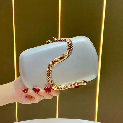 Stylische Schlangen-Detail Abend Clutch