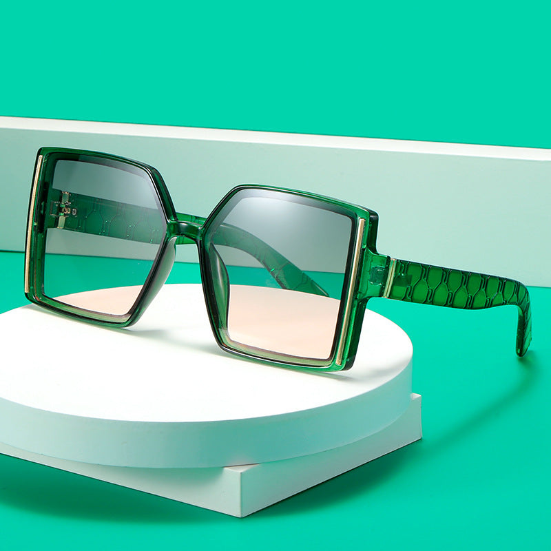 Damen modische Sonnenbrille im retro-inspirierten Design Brehn