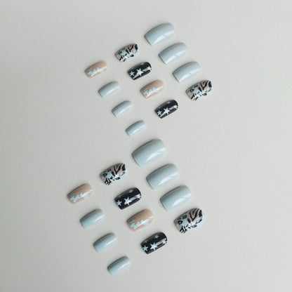 Künstlerisch gemusterte Nagelkunst