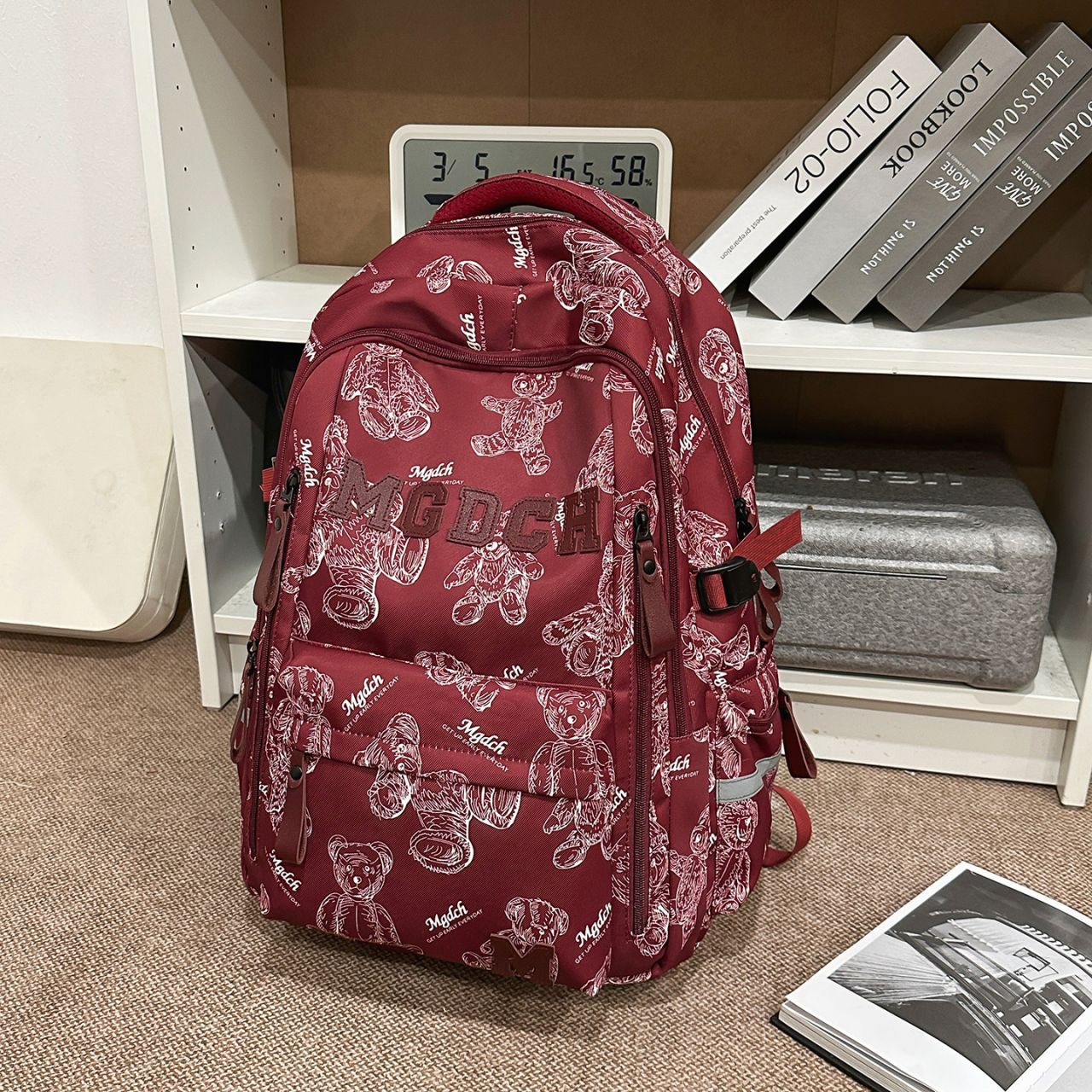 Schicke charakterbasierte Schulrucksack