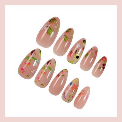 Kunstnagelset mit floralen Designs und elegantem Glanz Brehn