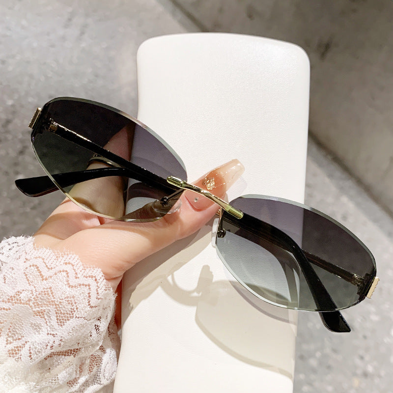 Damen Sonnenbrille im modernen Ovaldesign mit kontrastierendem Rahmen Brehn