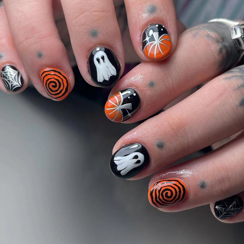 Kunstnagelset mit kreativen Halloween-Motiven Brehn