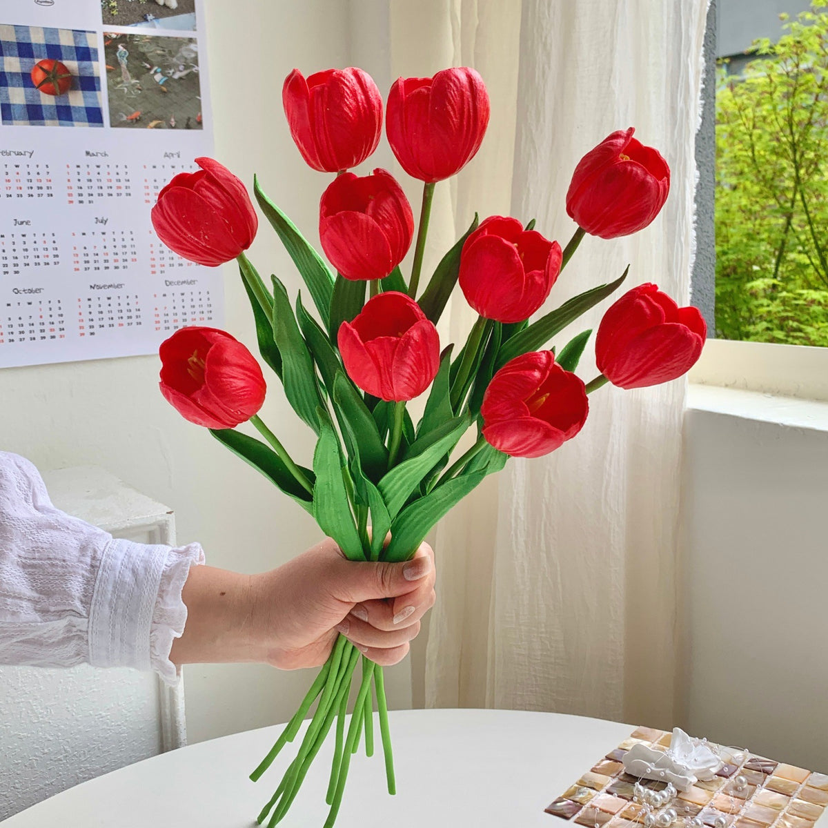 Dekorativer Tulpen-Bundle