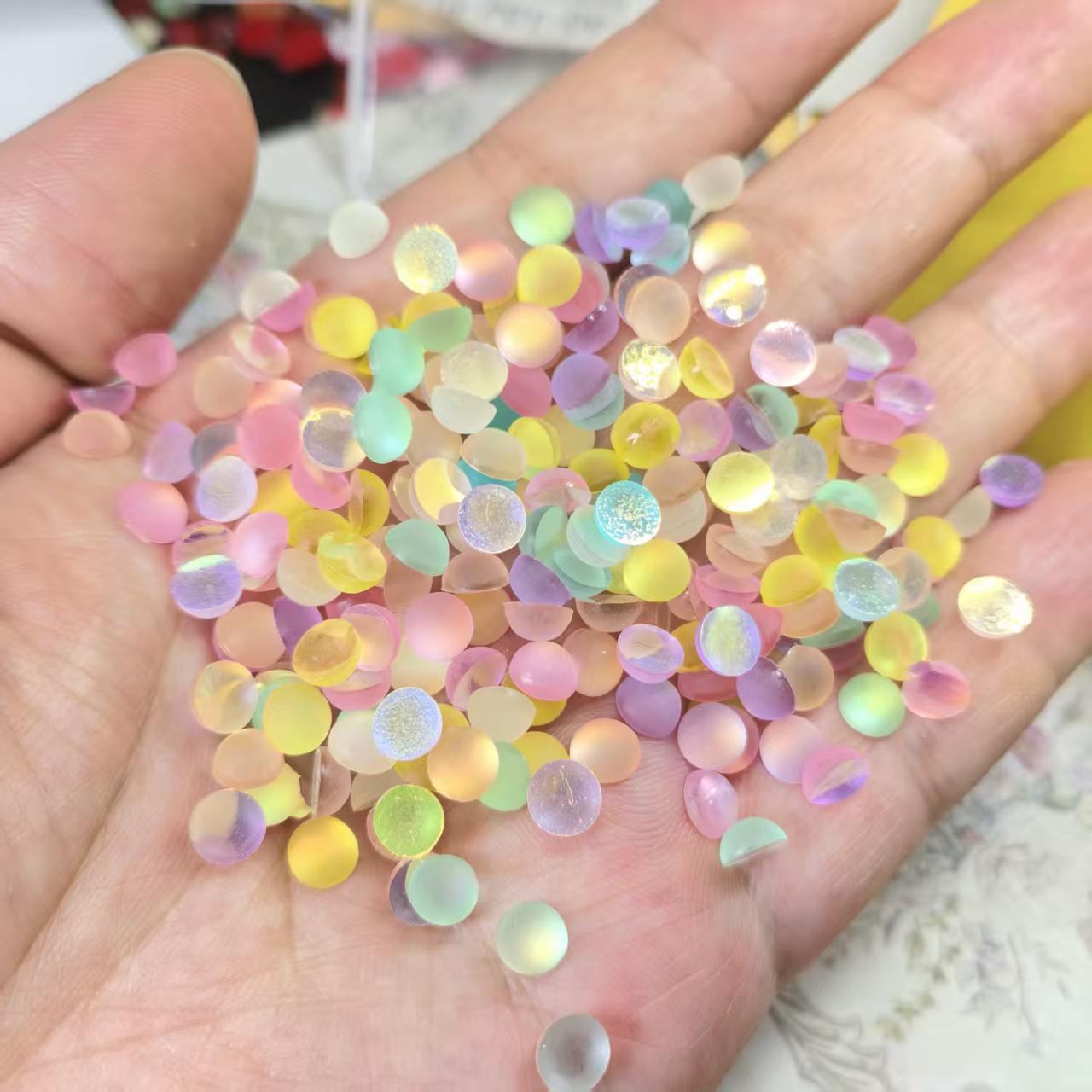 Glitzernde Dekorationsperlen Brehn
