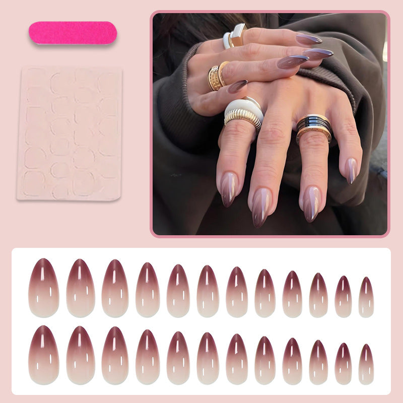 Kunstnagelset in stilvollem Ombre-Design Brehn