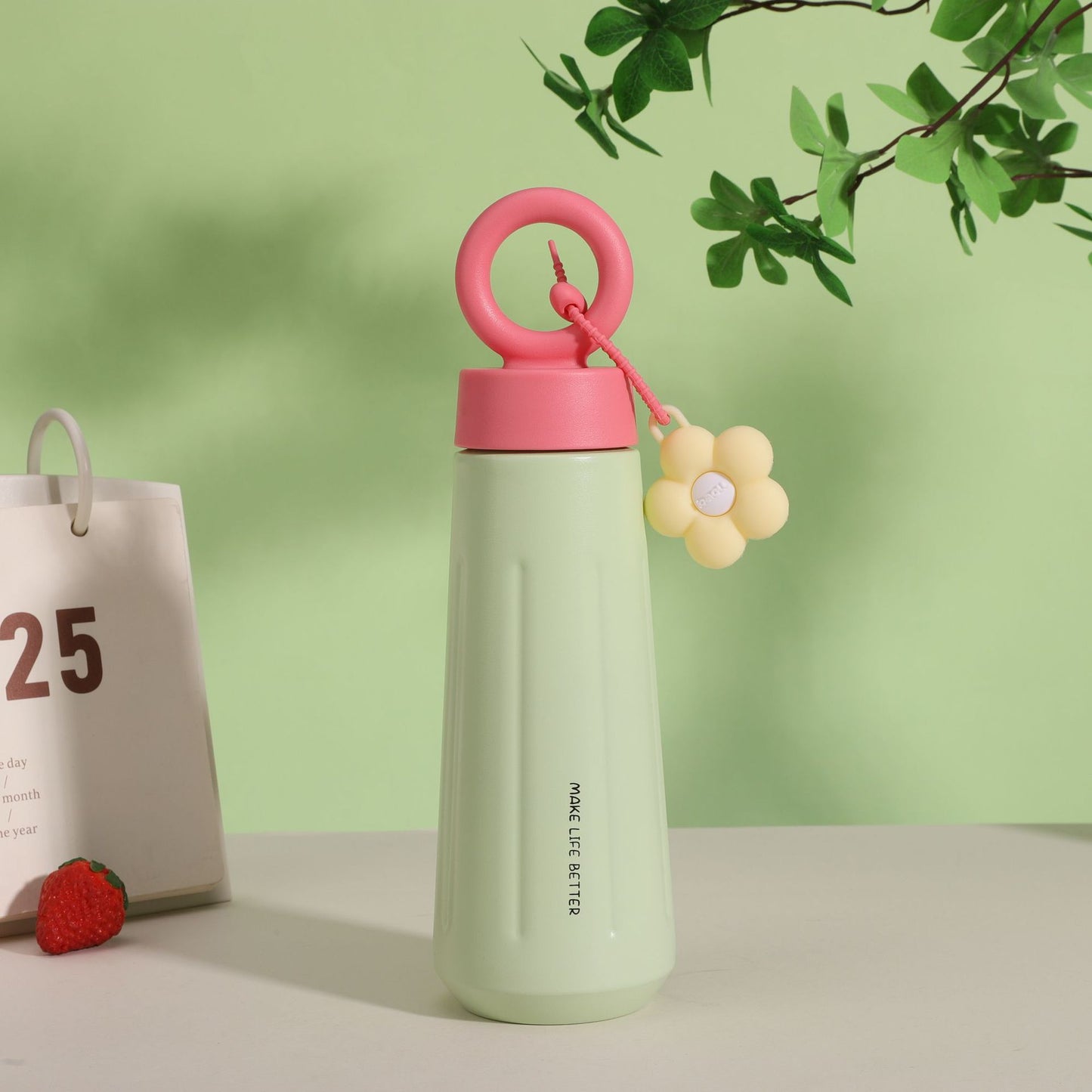Damen stilvolle Kunststoff-Trinkflasche mit Charm Brehn