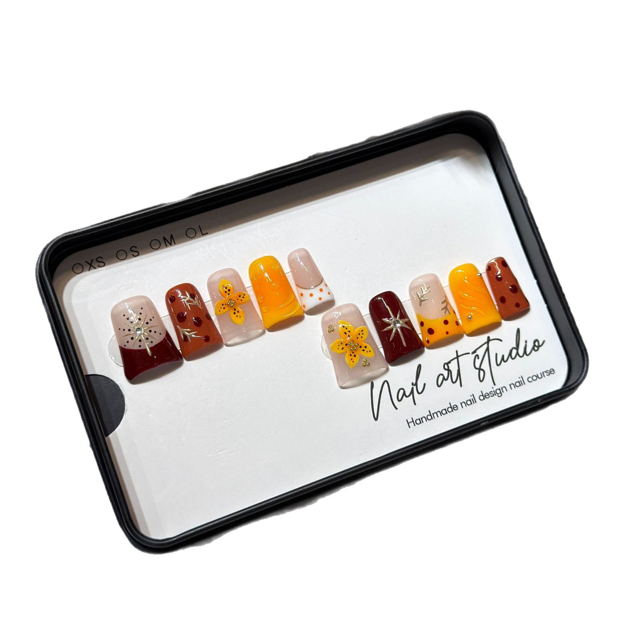 Handgemachtes Blumenausdrück-Nagelset Brehn