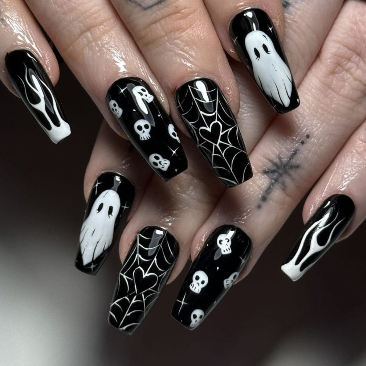 Halloween-Themen Acryl-Nagelset Brehn