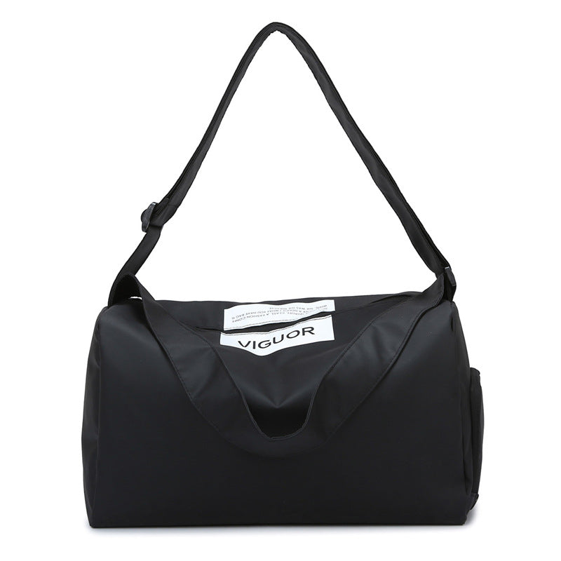 Stilvolle Reisetasche Mit Vielseitigen Trageoptionen Brehn