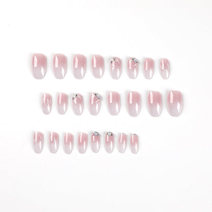 Kunstvolle Nagelverlängerungen mit elegantem Ombre-Design Brehn