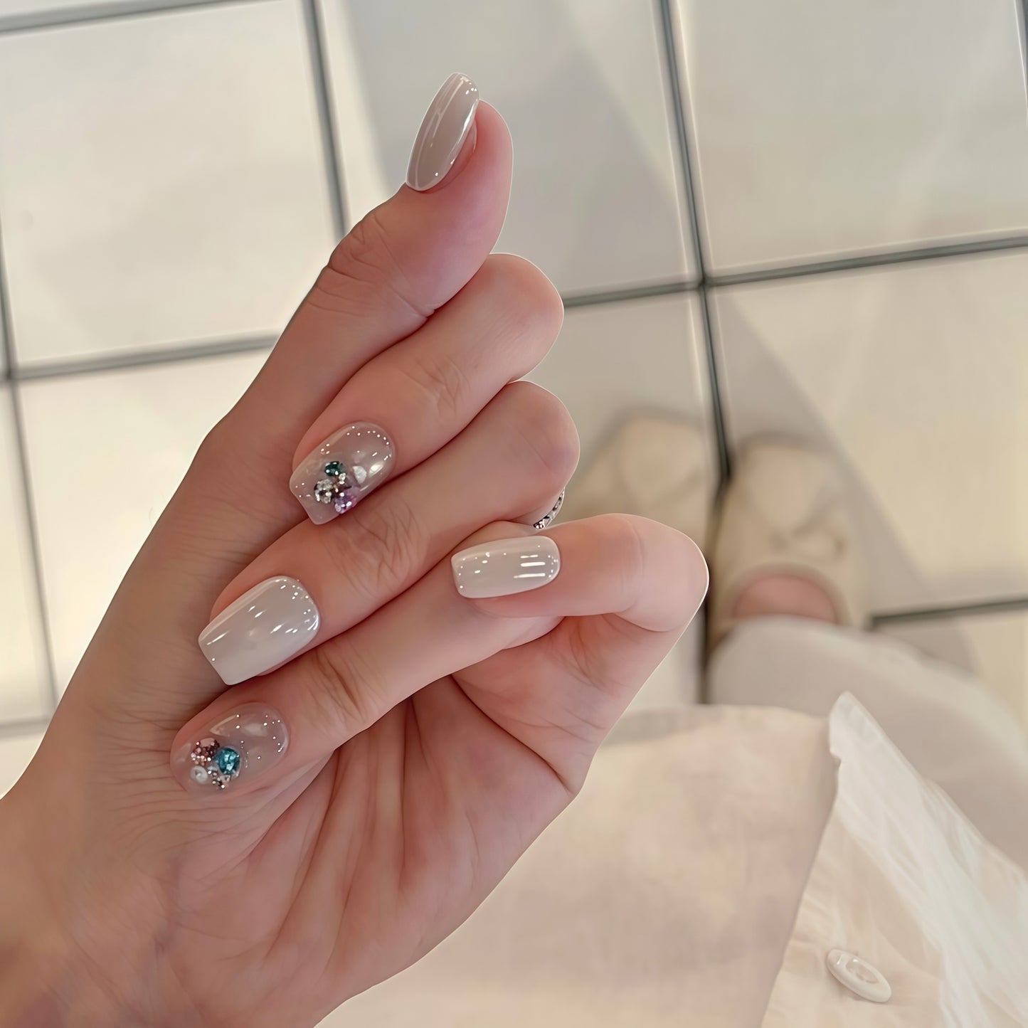 Kunstnägel mit Eleganten Schmuckakzenten Brehn