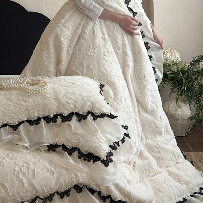 Prägte Blumen Chenille Bettbezug Set mit Transparente Rüsche und Spitzenrand Kissenbezüge